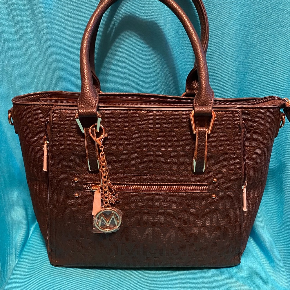 Mia K. Signature Collection